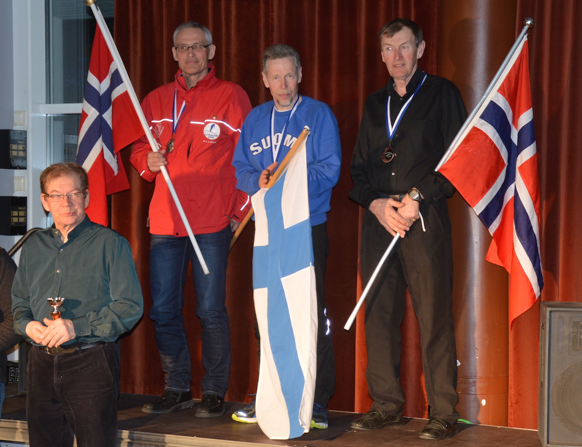 Premieutdeling kombinert: Frå v.    Jon Ove Lomheim (sølv)  , Arsi Sjøgren  (gull)  ,    Jan Skevik  (bronse)